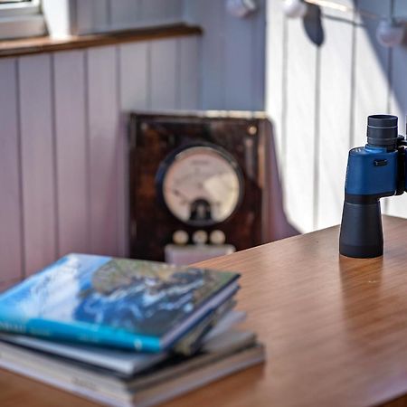 Finest Retreats - The Watchtower At Western Watch Lower Boscaswell 외부 사진