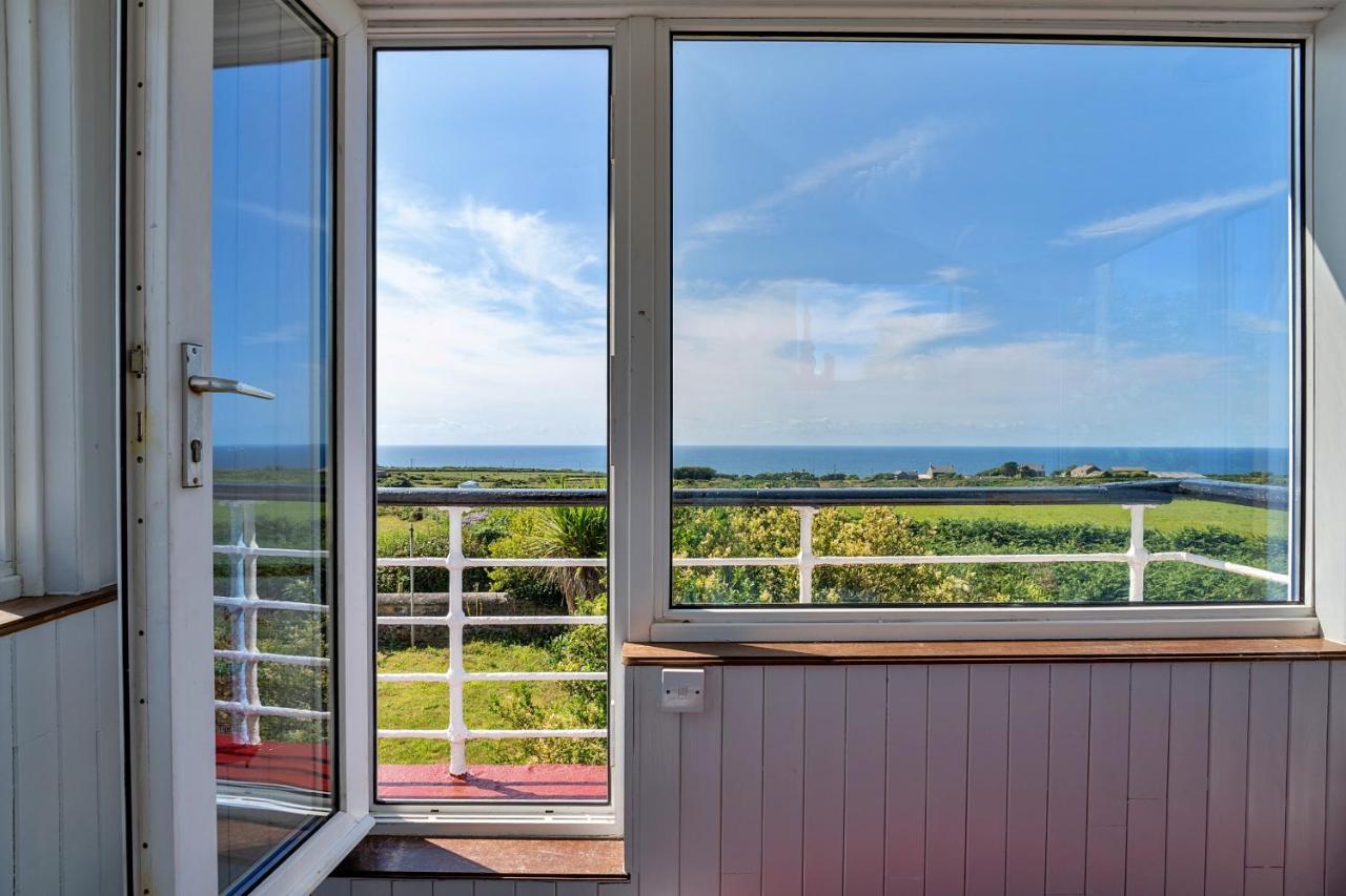 Finest Retreats - The Watchtower At Western Watch Lower Boscaswell 외부 사진