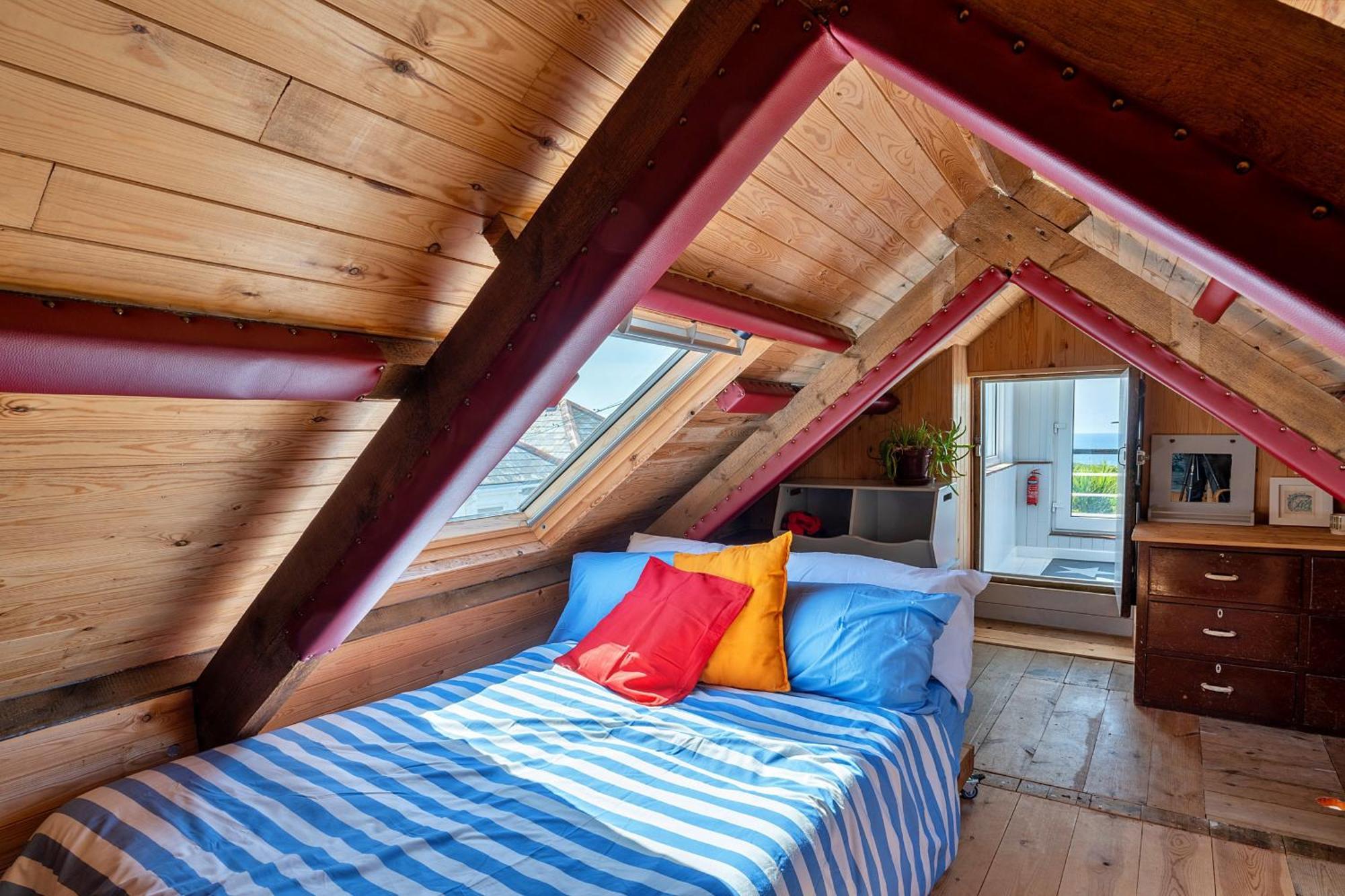 Finest Retreats - The Watchtower At Western Watch Lower Boscaswell 외부 사진