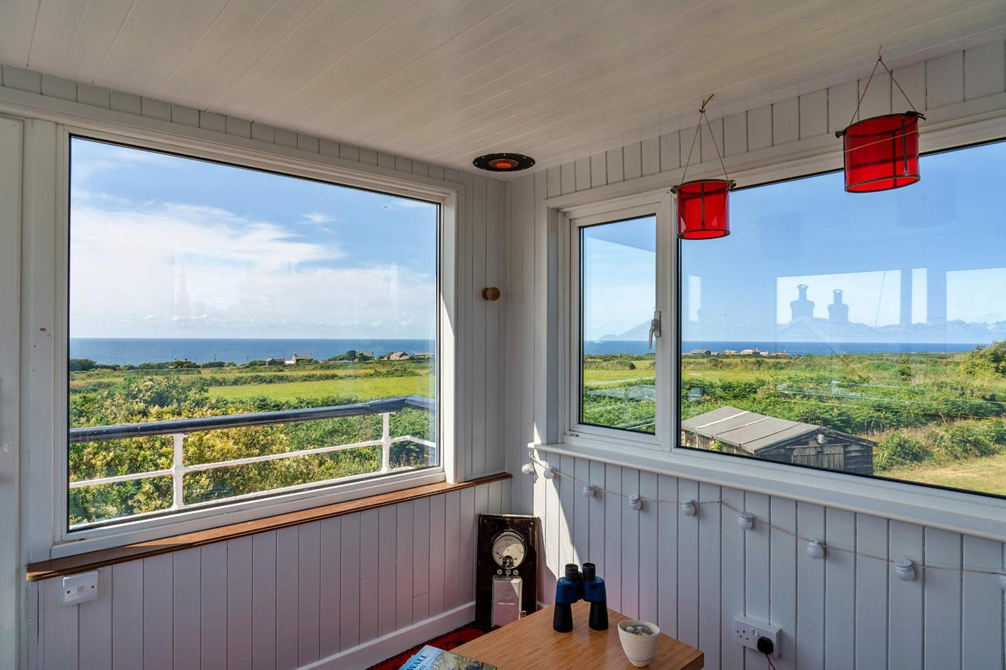 Finest Retreats - The Watchtower At Western Watch Lower Boscaswell 외부 사진